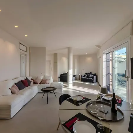 Apartment Joivy Exclusive Flat For 8, With Stunning City And Seaview *