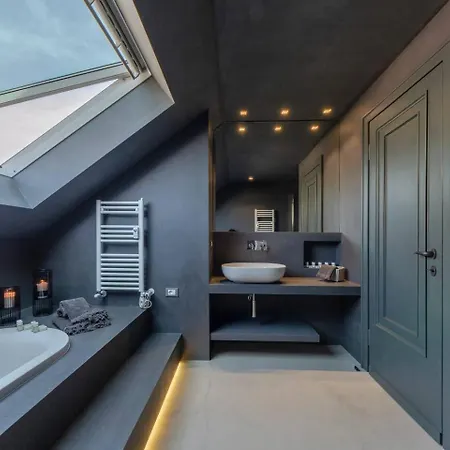 Joivy Exclusive Flat For 8, With Stunning City And Seaview
