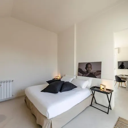 Joivy Exclusive Flat For 8, With Stunning City And Seaview Genoa