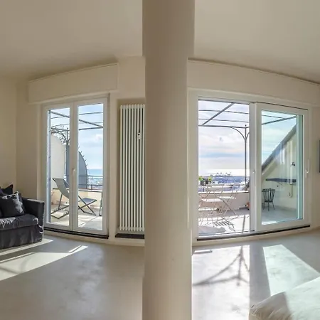 Apartmán Joivy Exclusive Flat For 8, With Stunning City And Seaview Janov