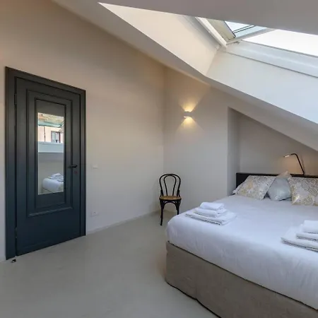 Joivy Exclusive Flat For 8, With Stunning City And Seaview Genoa