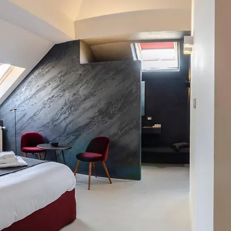 Apartment Joivy Exclusive Flat For 8, With Stunning City And Seaview