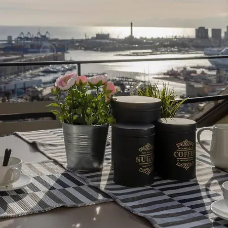 Apartment Joivy Exclusive Flat For 8, With Stunning City And Seaview Genua